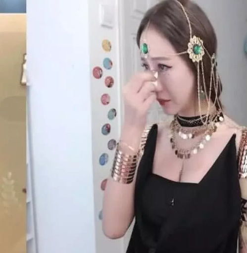 旭旭寶寶不懂憐香惜玉 斗地主打哭女主播，網友求求你做個人吧